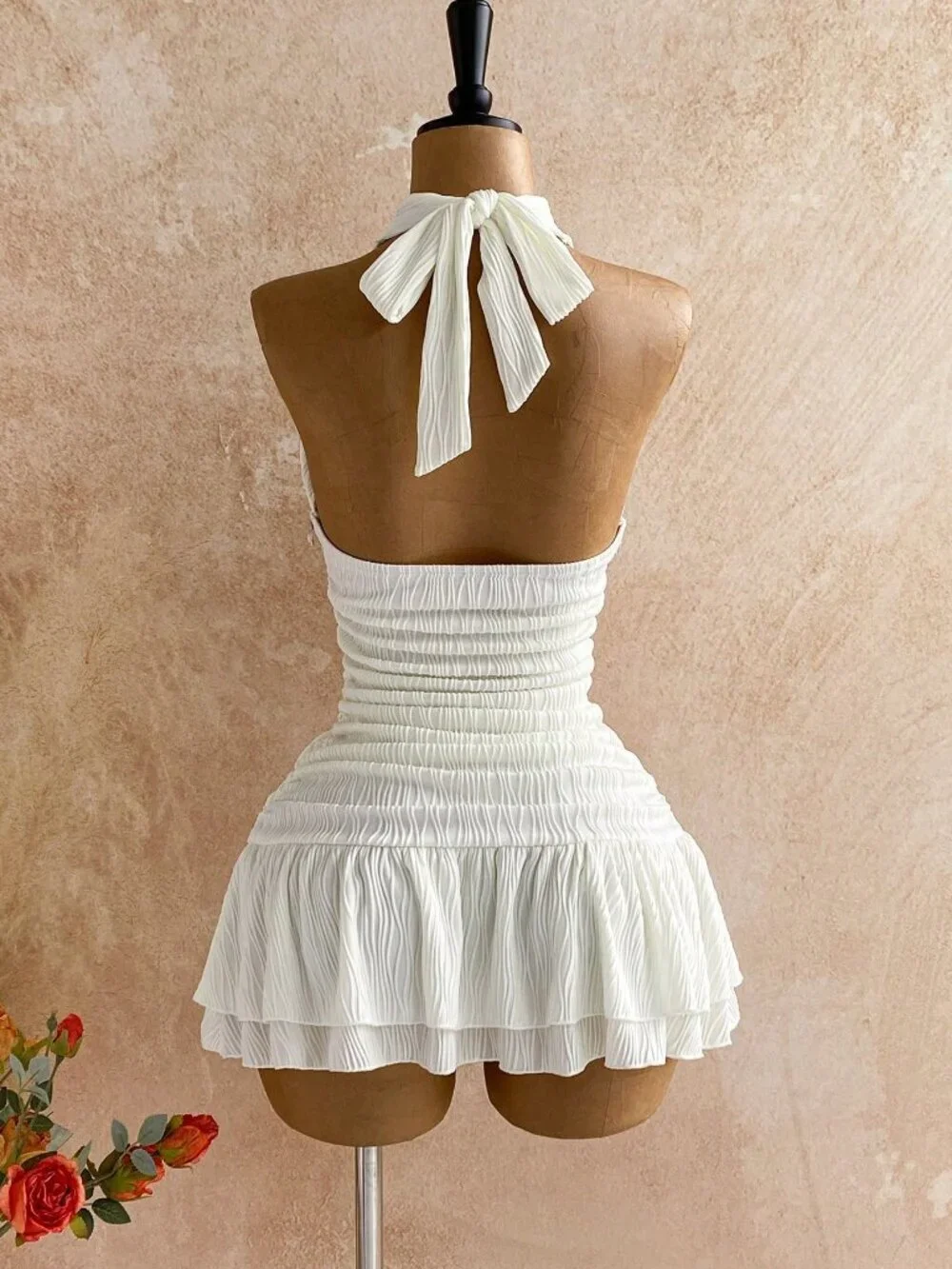 White Halter Twist Bodycon Mini Beach Resort Metal-Accented Women's Dress